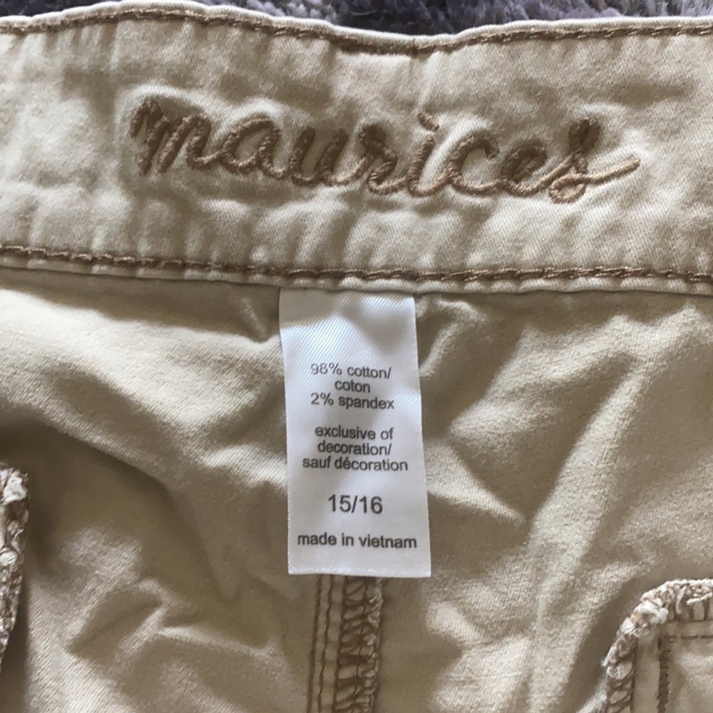 Shorts - Picture 2 of 3